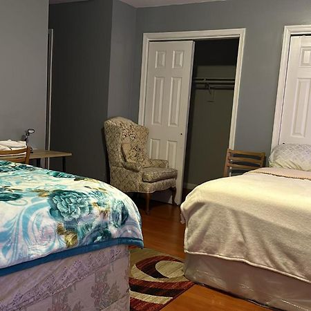 Divine Villa Guest House 65 Sherman 6Mins To Airport And 4Mins To Penn Station Newark Eksteriør billede