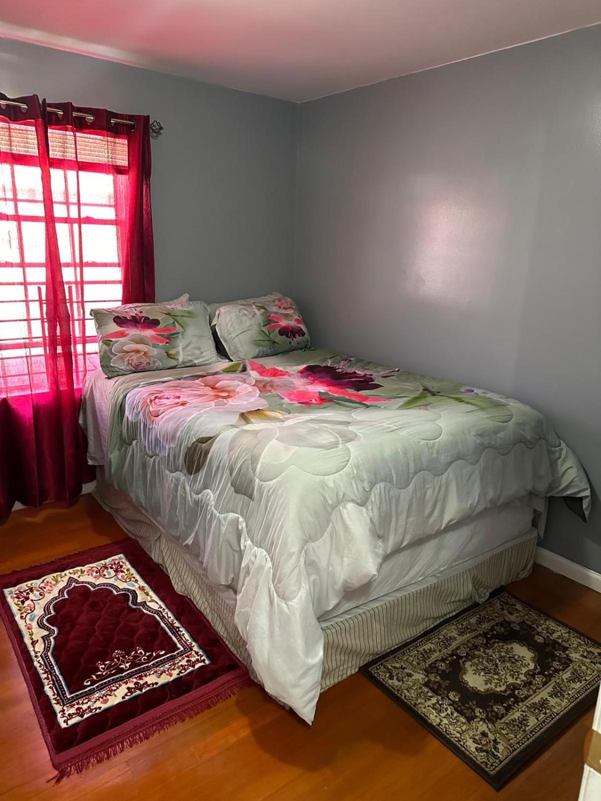 Divine Villa Guest House 65 Sherman 6Mins To Airport And 4Mins To Penn Station Newark Eksteriør billede
